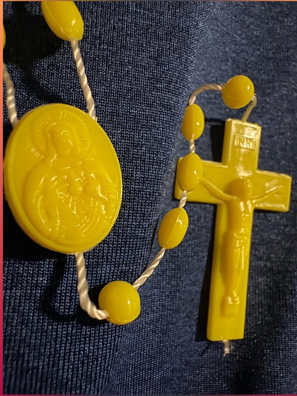 ROSARY | Yellow Vintage Rosary Beads with Crucifix